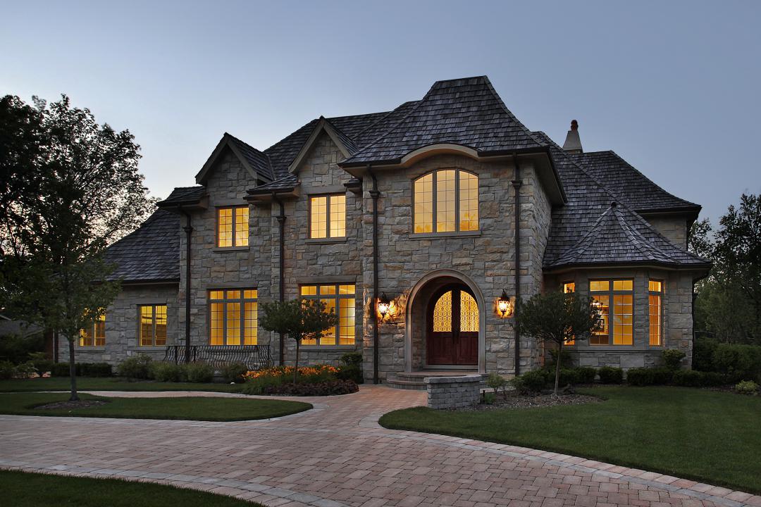 Top Signs You Need an Electrician in Des Moines